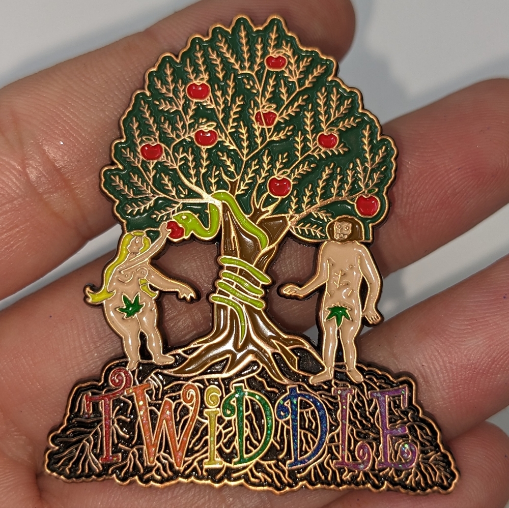 81/100 IRIE CREATIONS LAPEL PIN